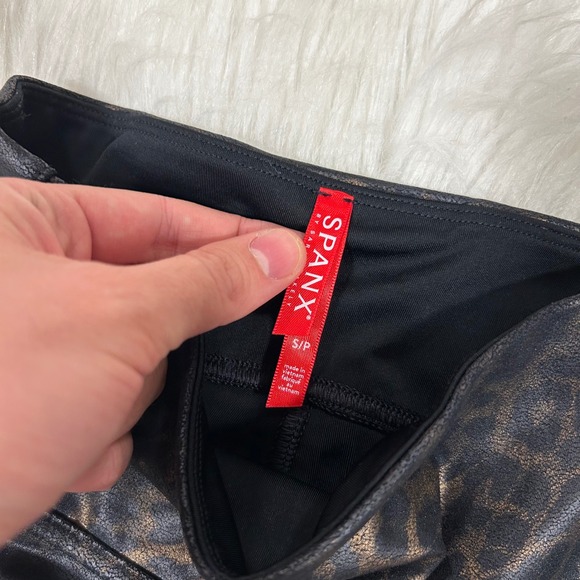 SPANX Leopard Print Faux Leather High Waist Leggings Womens S P Black Gold - Picture 3 of 5